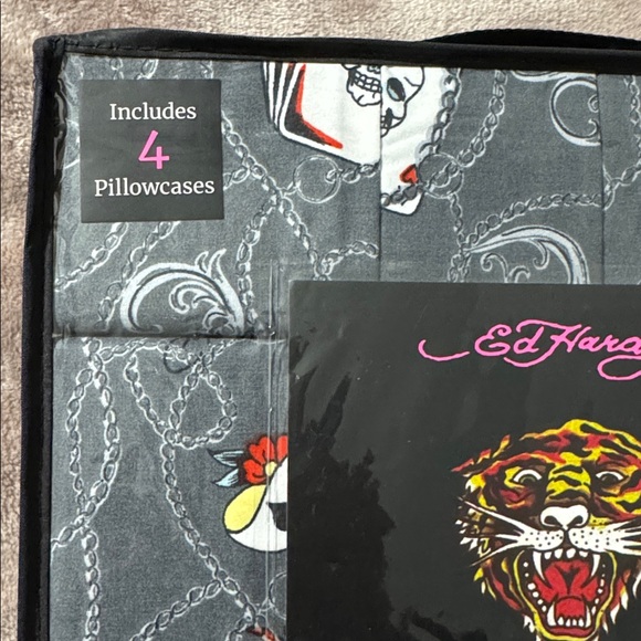 Ed Hardy 6-Piece Queen Sheet Set w/ a grey background of chains & other tattoos - Picture 4 of 10